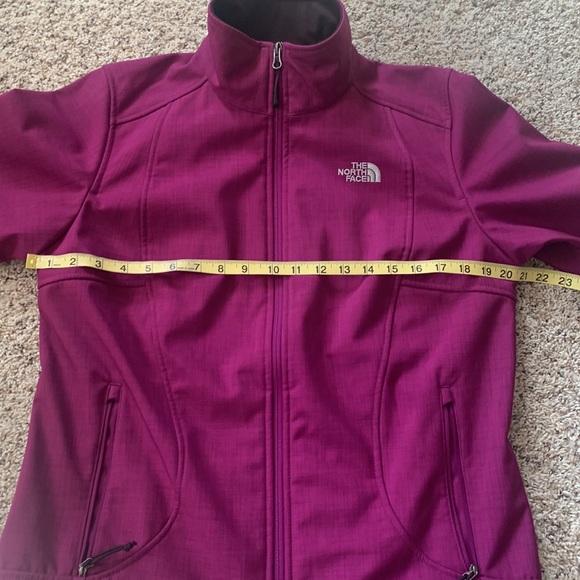 The Northface soft shell jacket - Picture 2 of 11